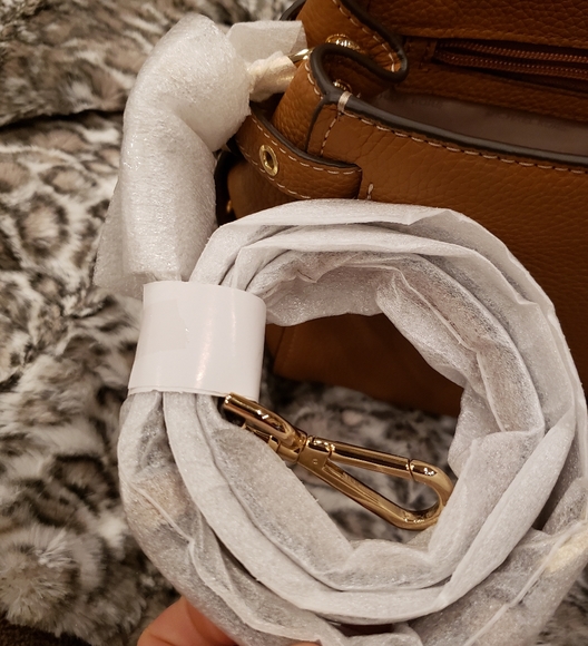 MICHAEL KORS Bristol Medium Leather Satchel - Picture 8 of 10